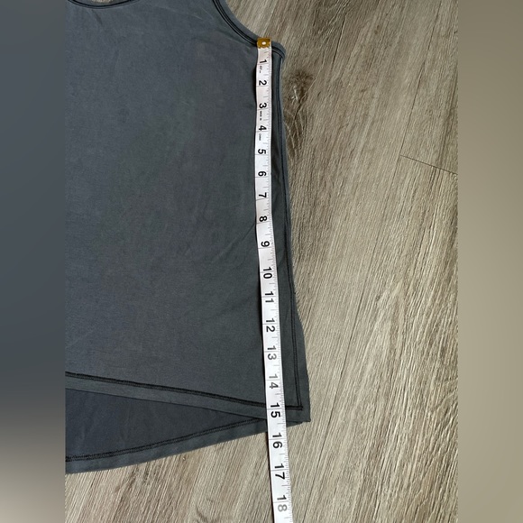 lululemon sports top - Picture 2 of 10